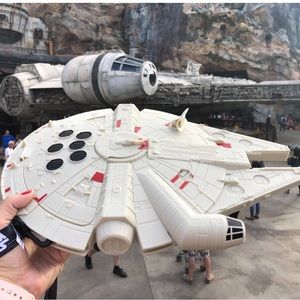 Millennium Falcon Souvenir Popcorn Bucket